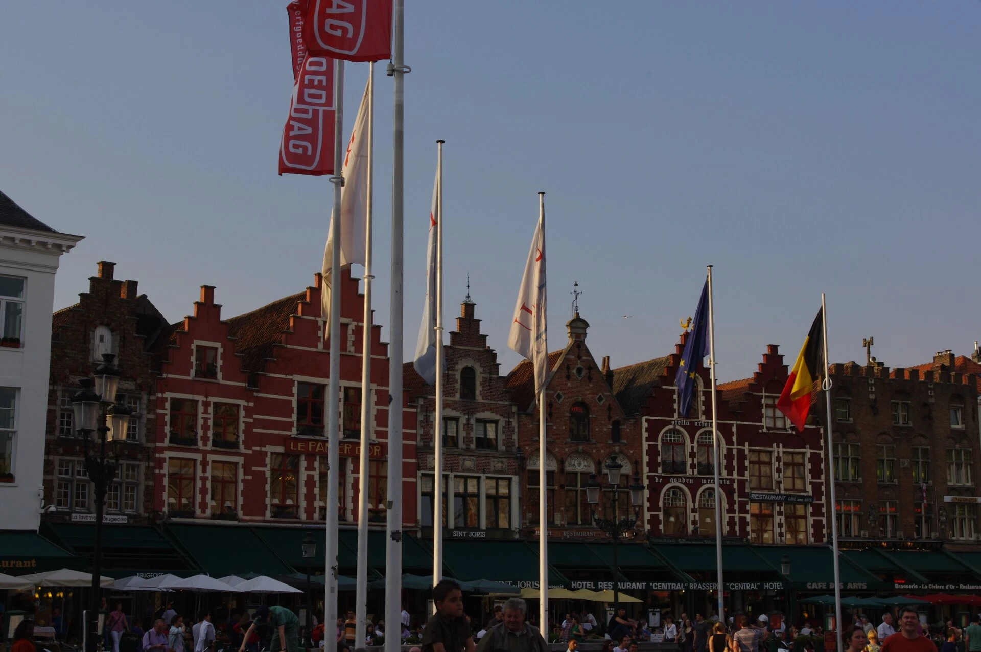 Main Place Colors