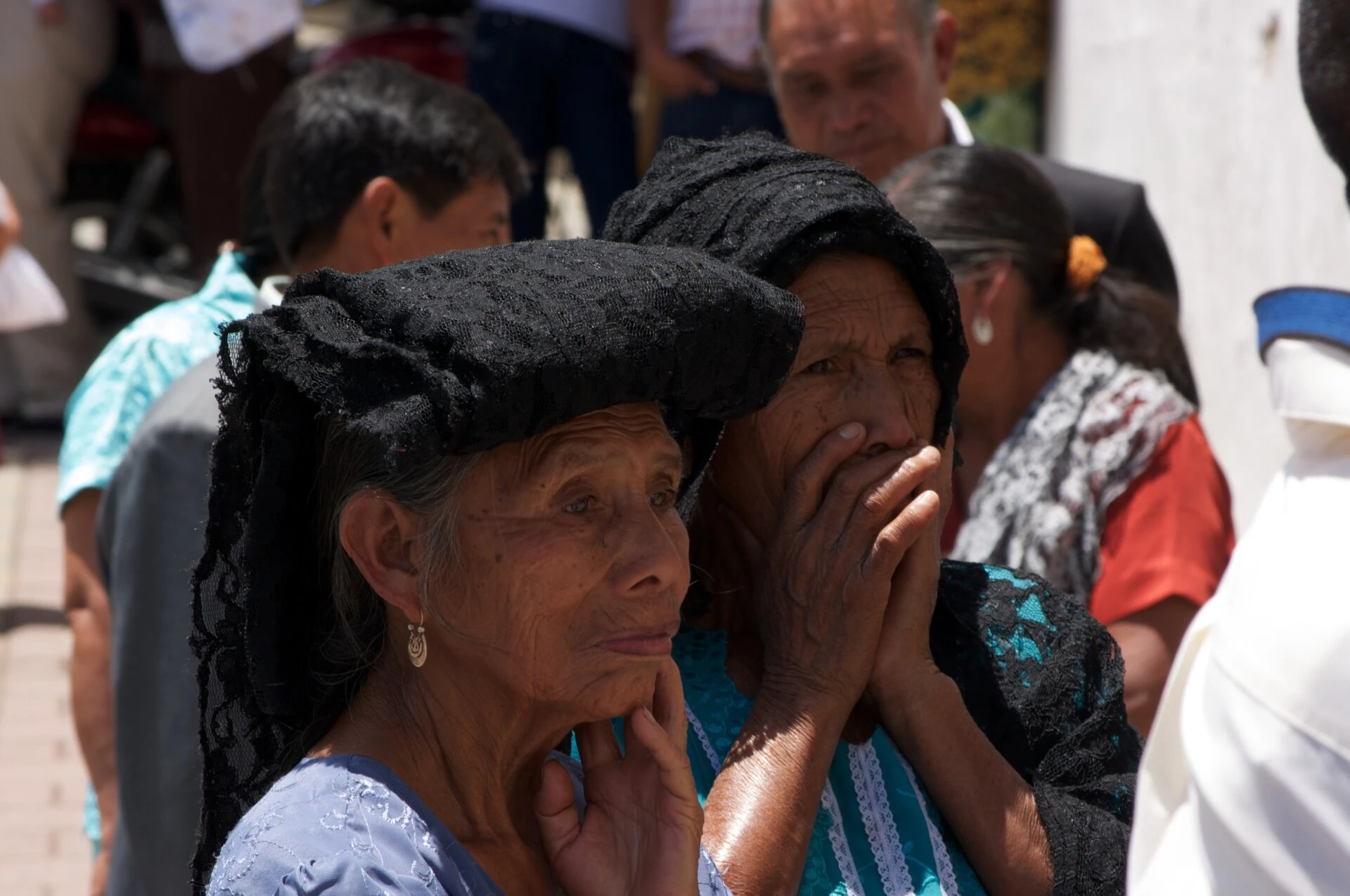 Ancianas a la Iglesia