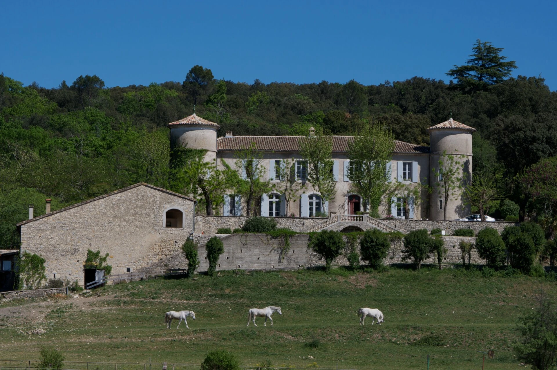 Les 3 chevaux (château de Valfons)