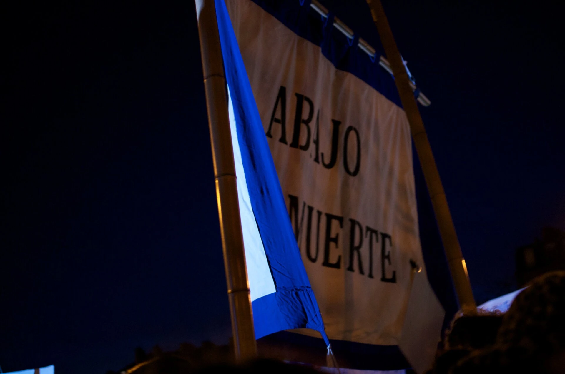 Abajo la muerte