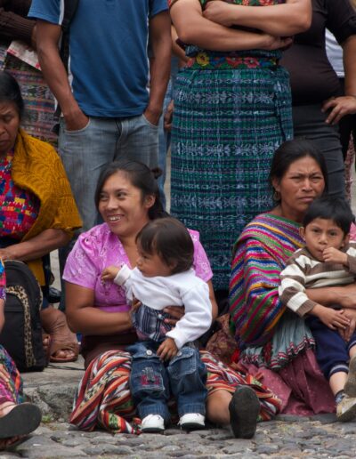 Indígenas a la fiesta
