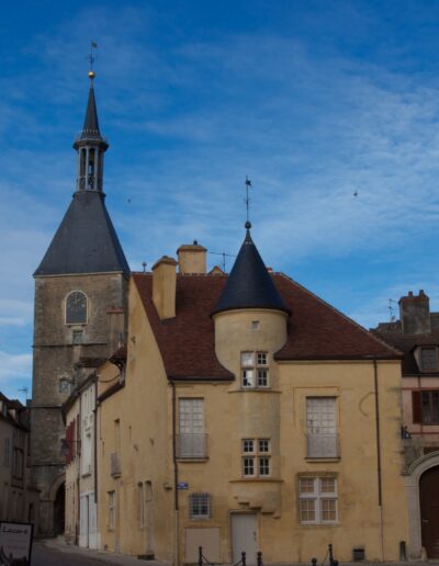 Avallon - Tour de l'horloge (côté Saint-Lazare)
