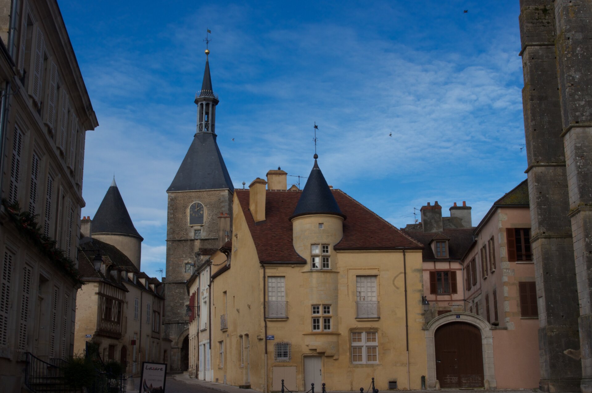 Avallon - Tour de l'horloge (côté Saint-Lazare)
