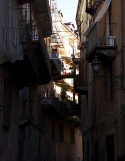 Rue et balcons